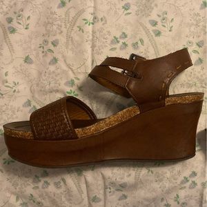 Pierre Dumas - Hester Wedge Sandal Shoe - size 11 - whiskey
